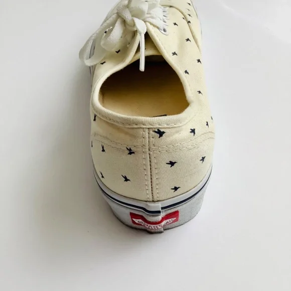 Hummingbird Pattern Vans - Picture 3 of 5